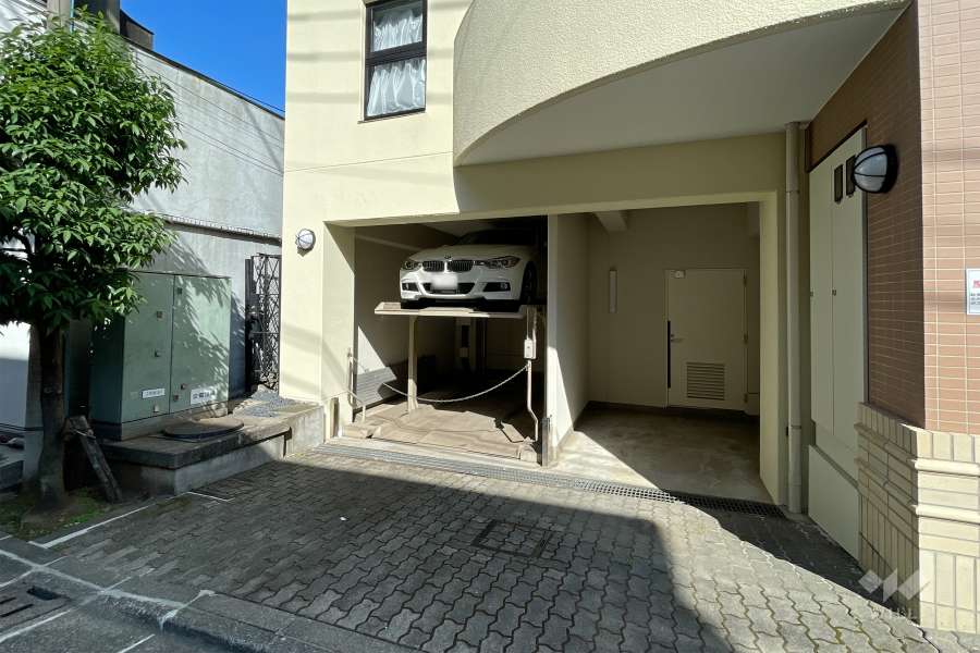 敷地内駐車場（屋内機械式）