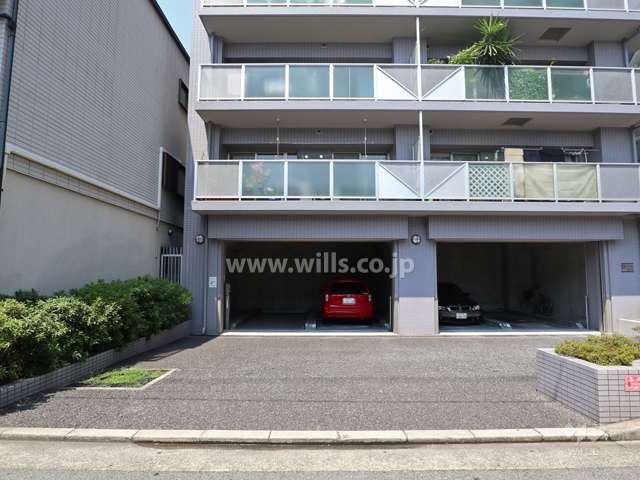 駐車場出入り口