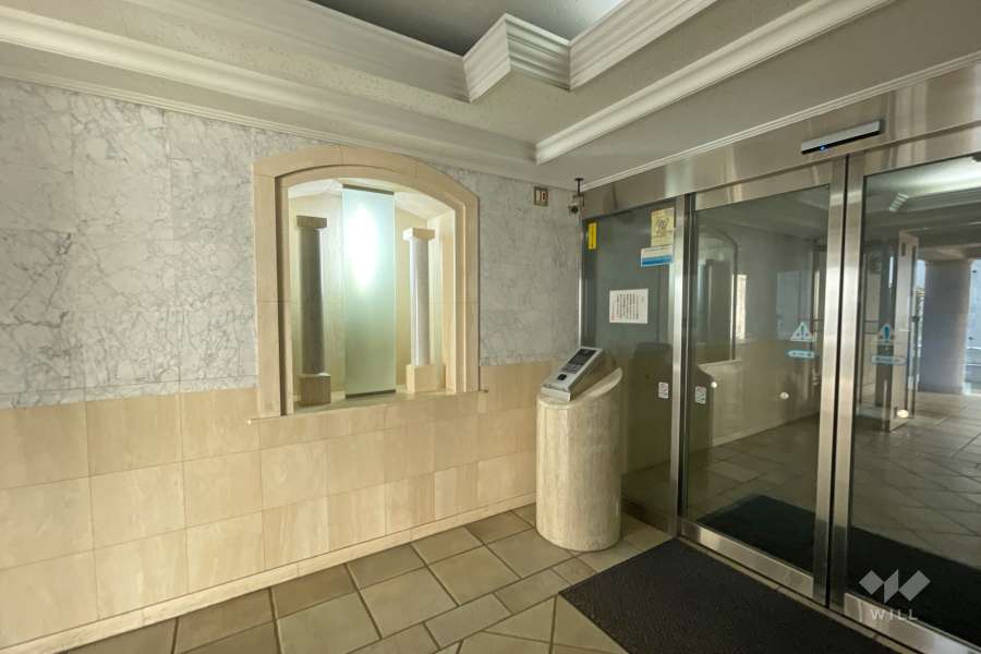 エントランスはオートロック付きです。