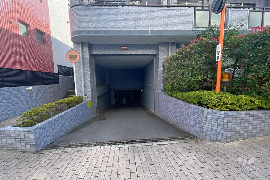 敷地内駐車場の出入り口