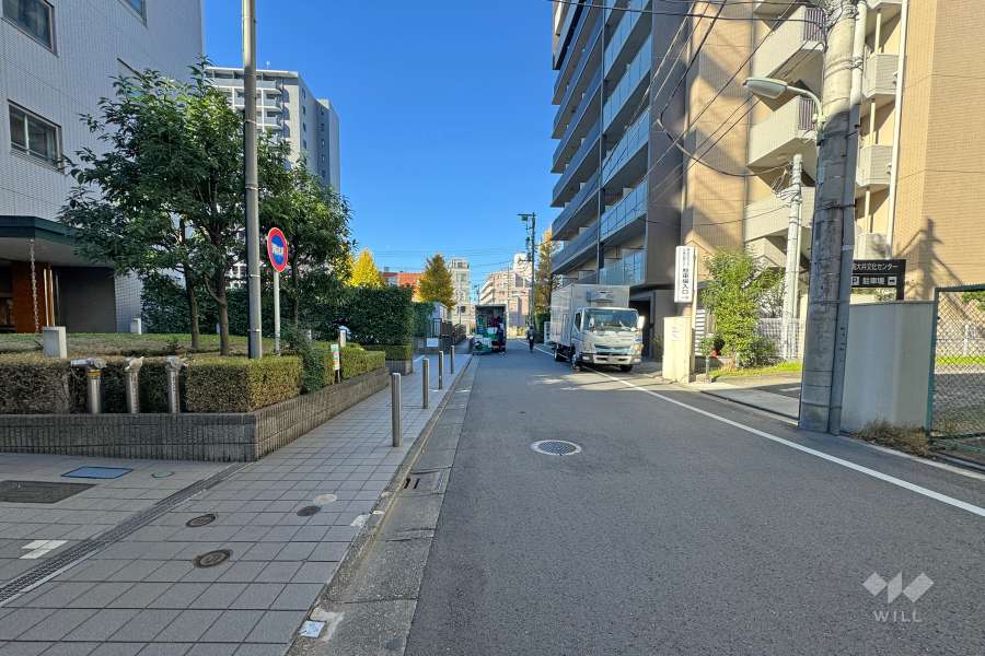 敷地北側の前面道路　