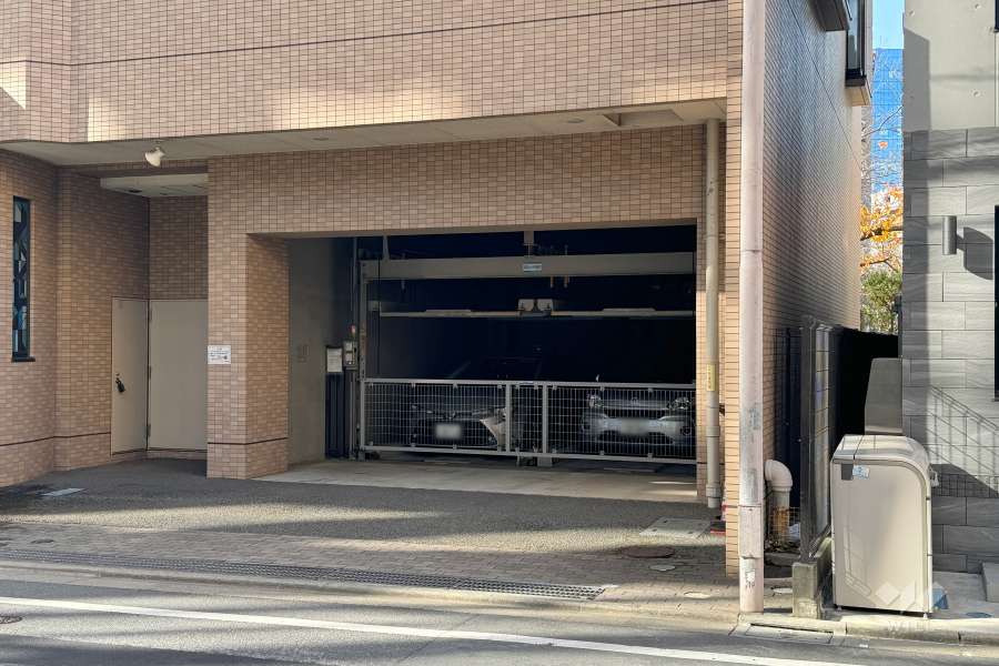 敷地内駐車場（屋内機械式）