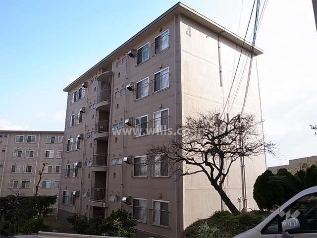 逆瀬川ハイツ4号棟の外観（北西側から）