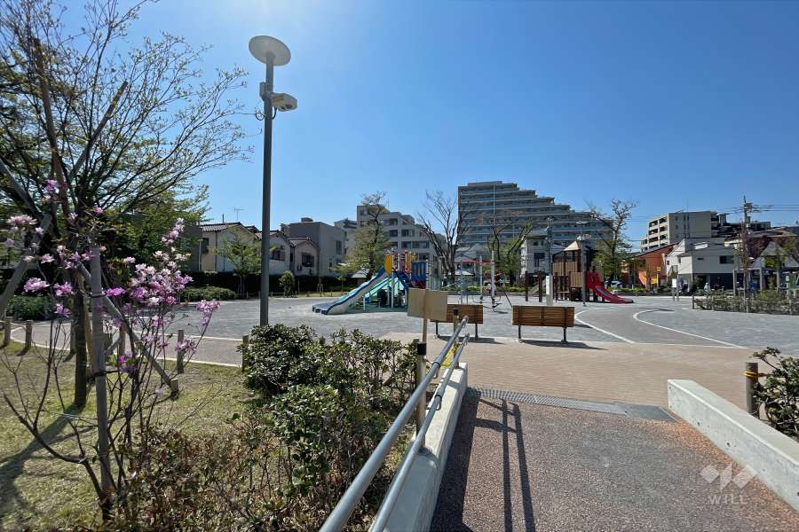 敷地西側にある『浜川公園』