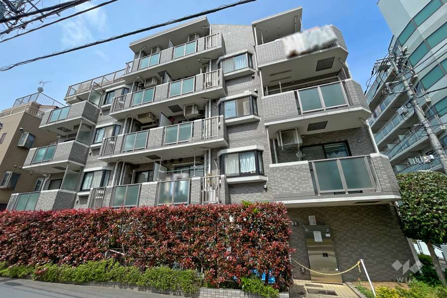 ワールドパレス不動前２の外観（南東側から）