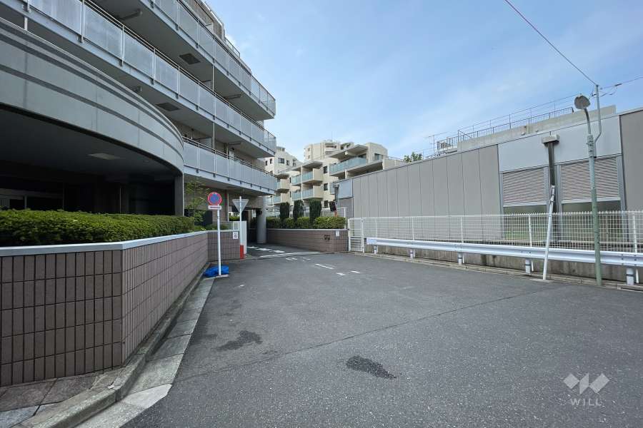 駐車場の出入り口