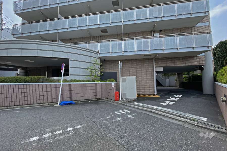 駐車場の出入り口