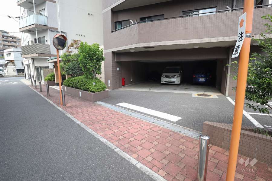 駐車場の出入り口