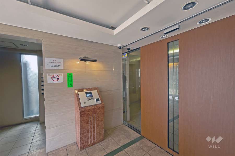 エントランスはオートロック付きです。