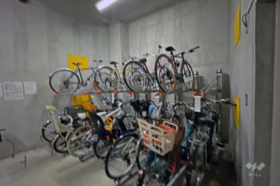 屋内に設けられた駐輪場