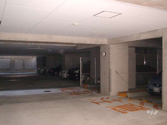 屋内にある敷地内駐車場
