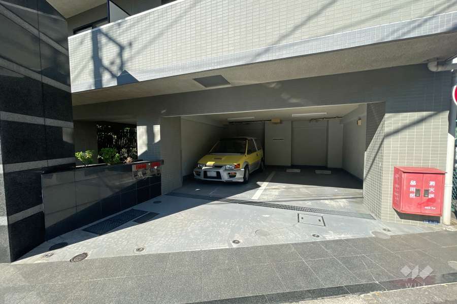 敷地内駐車場（屋内平面式）