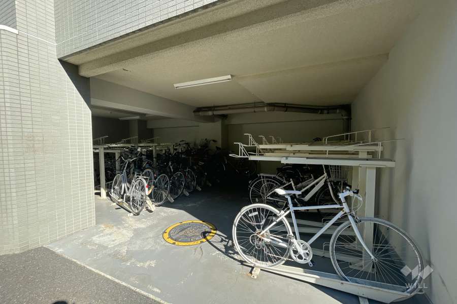 屋内に設けられた駐輪場