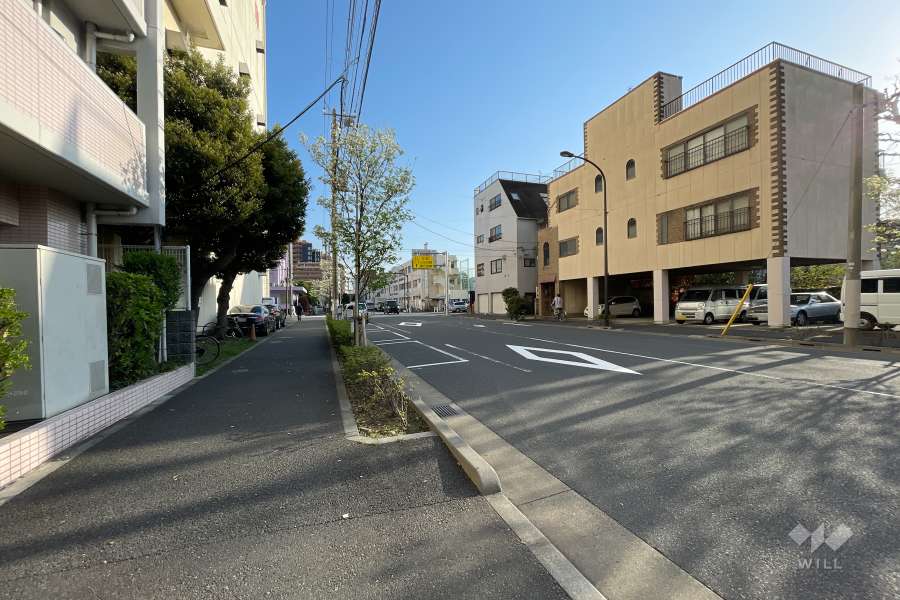 敷地の西側前面道路