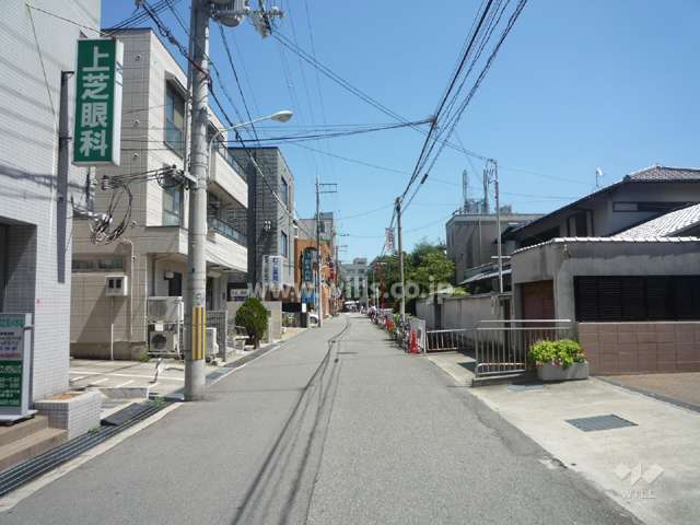 敷地北側の前面道路