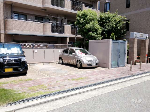 敷地内駐車場（屋外平面式）