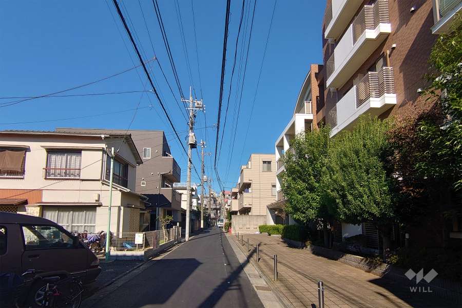 敷地南西側の前面道路