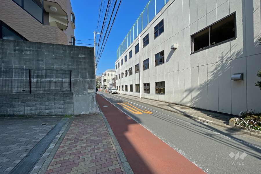 敷地北側の前面道路