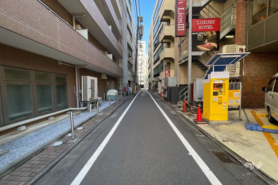 敷地南側の前面道路