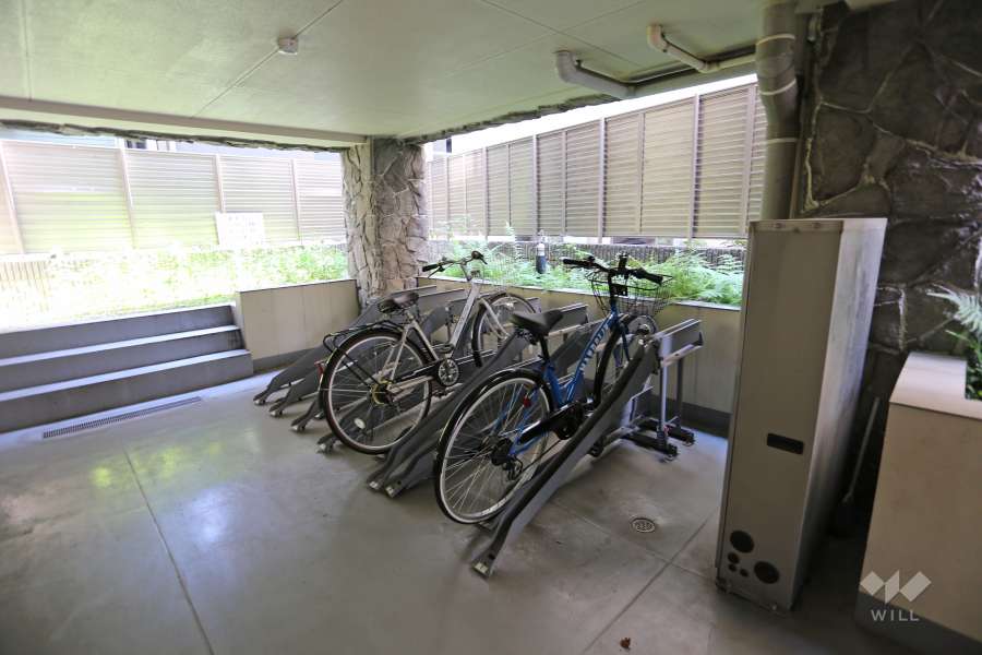 屋内に設けられた駐輪場