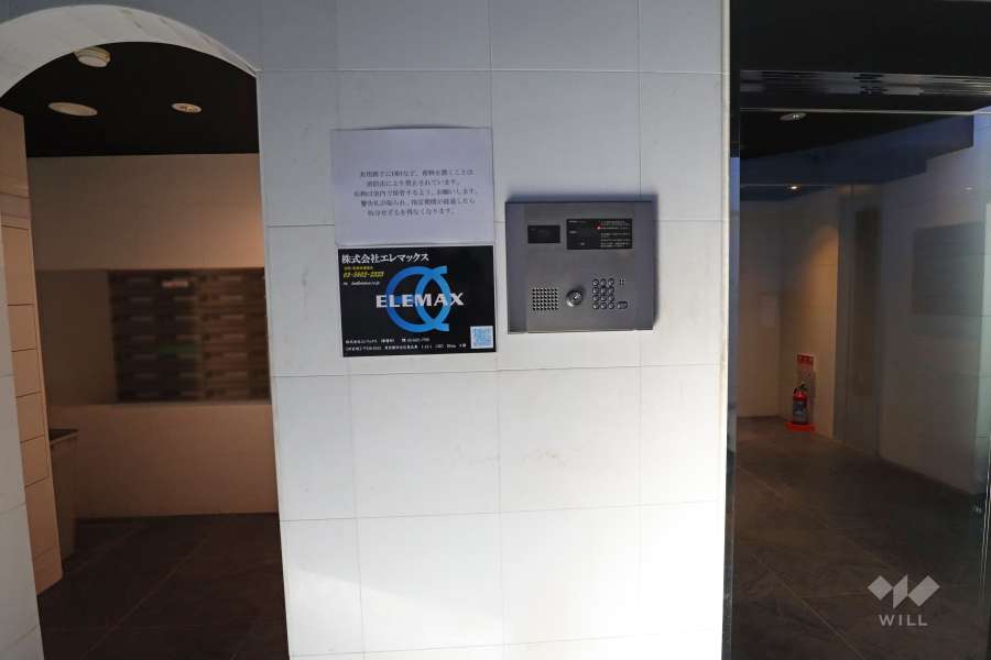 エントランスはオートロック付きです。