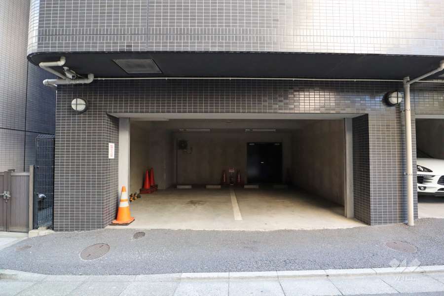 敷地内駐車場（屋内平面式）
