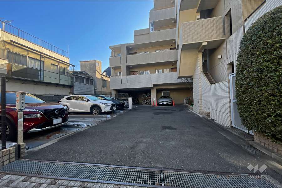駐車場の出入り口・敷地内駐車場（屋外機械式、屋内平面式）