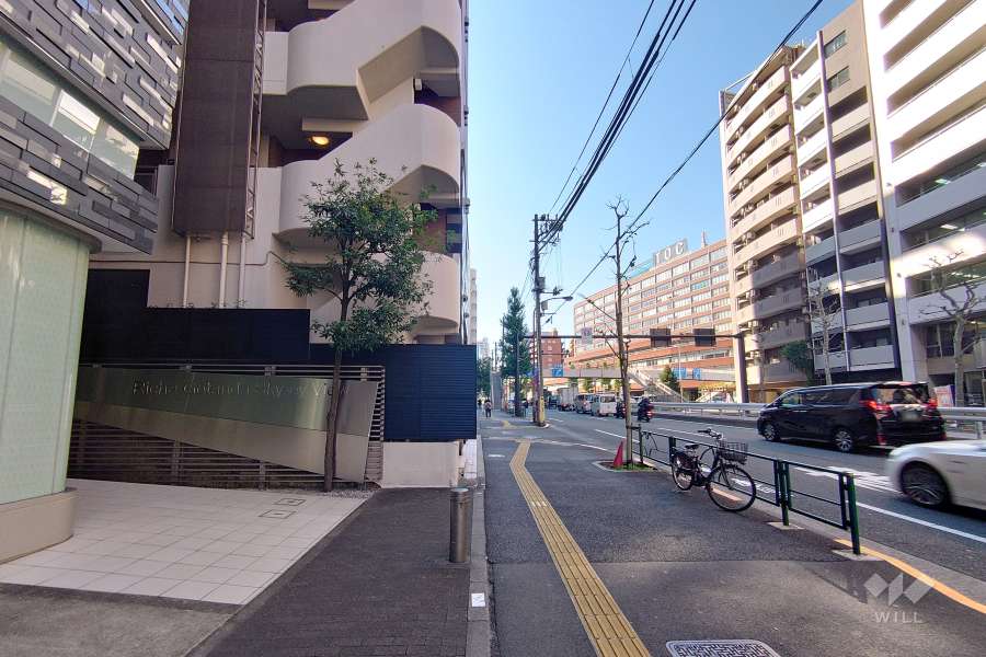 敷地北西側の前面道路　