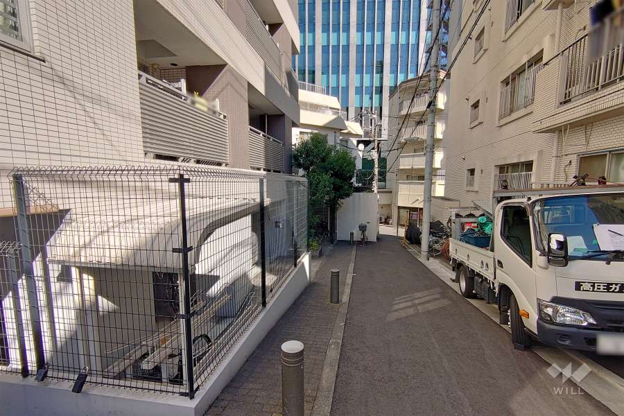 敷地南東側の前面道路　