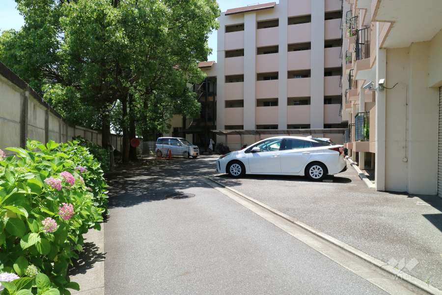 敷地内駐車場（屋外平面式）