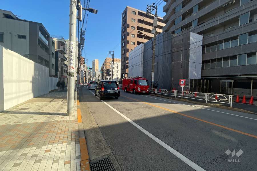 敷地南東側の前面道路