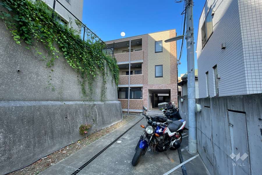 グラントゥルース目黒花房山の外観（南西側から）