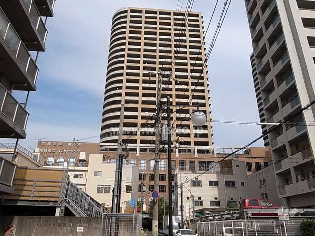 フェスタ立花南館ウエストの外観（南側から）