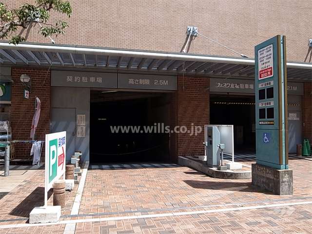 敷地内駐車場入口