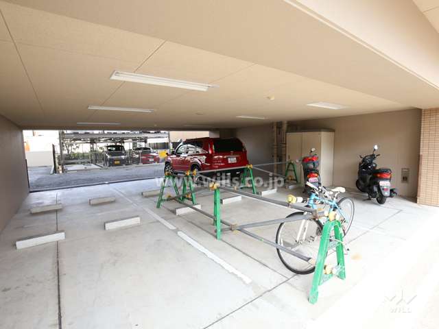 敷地内駐車場（屋外平面式）