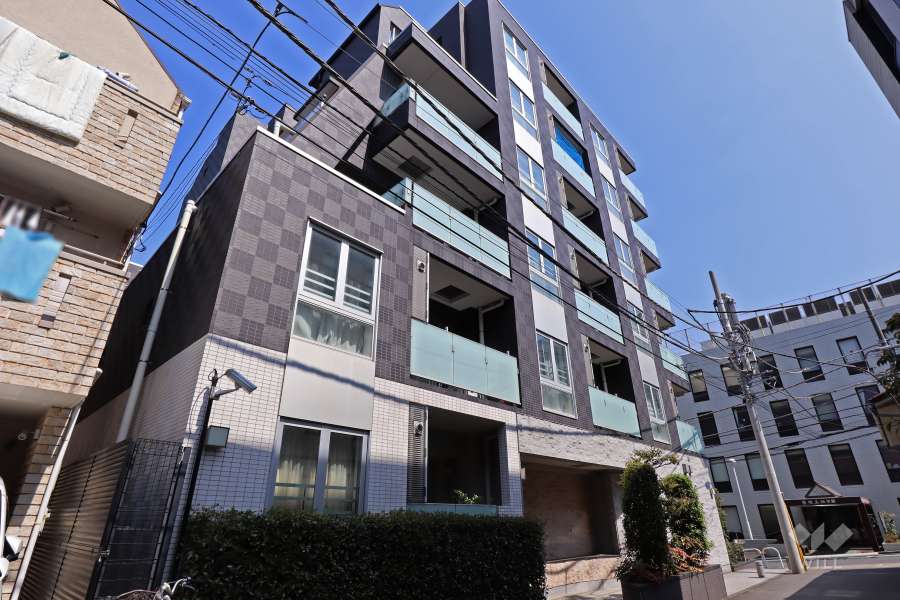 プレミスト不動前の外観（南西側から）