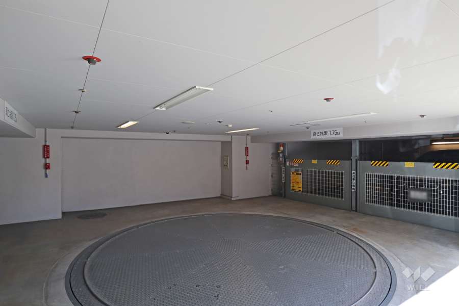 敷地内駐車場（屋内機械式）