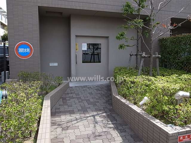 駐輪場へのアプローチ