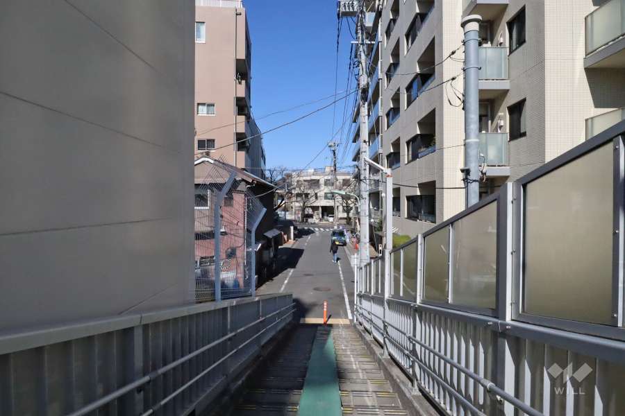 敷地南西側の前面道路
