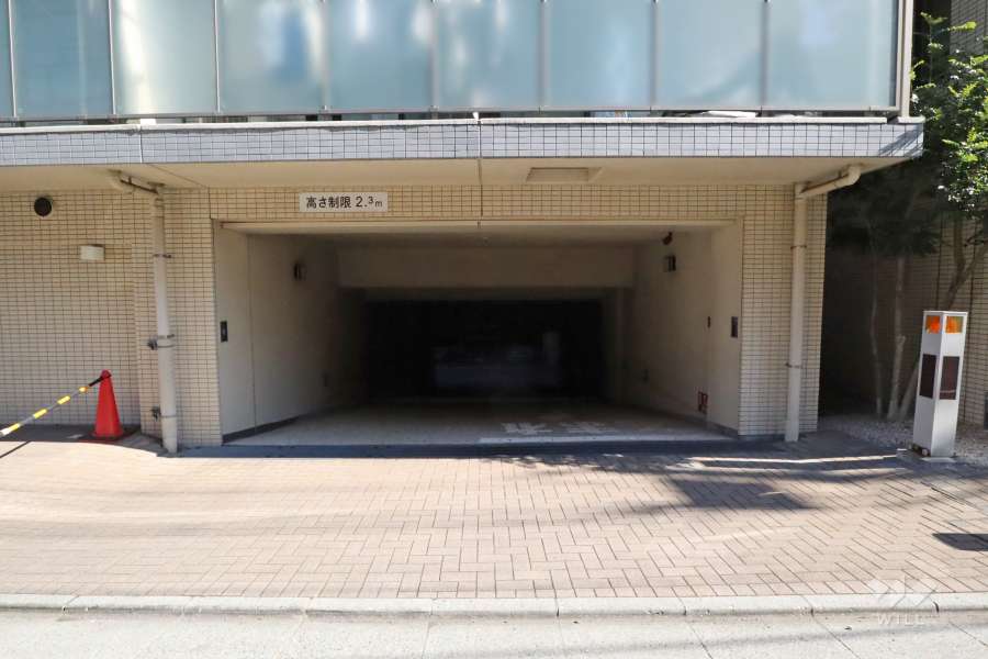 駐車場の出入り口