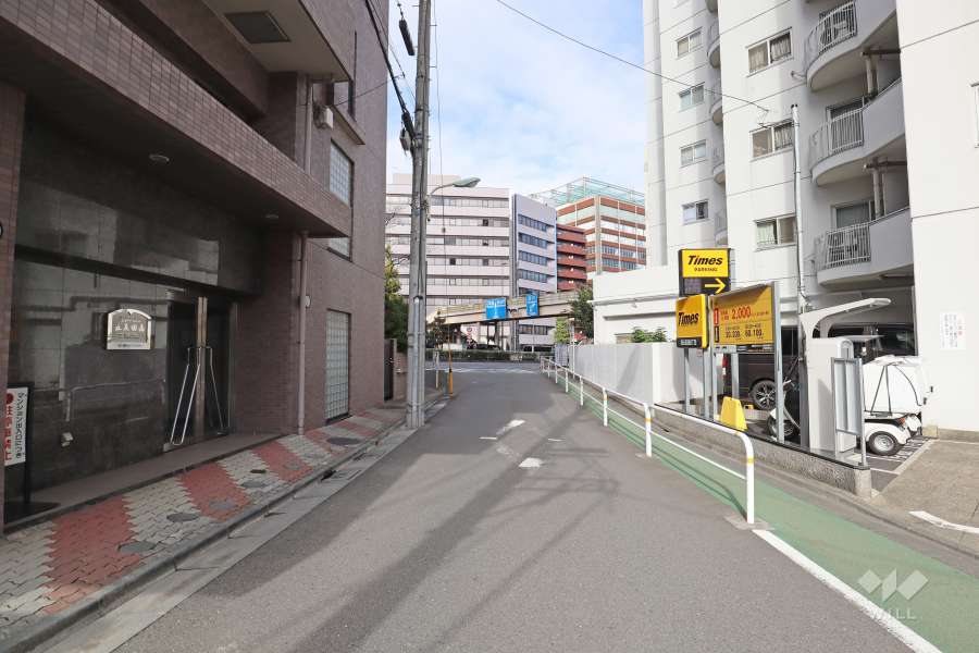 敷地南西側の前面道路