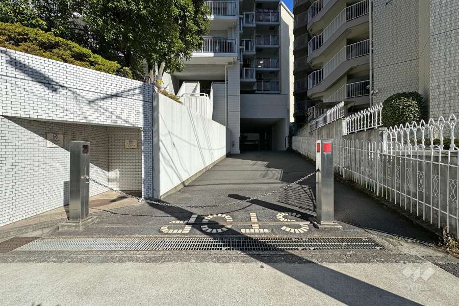 駐車場の出入り口