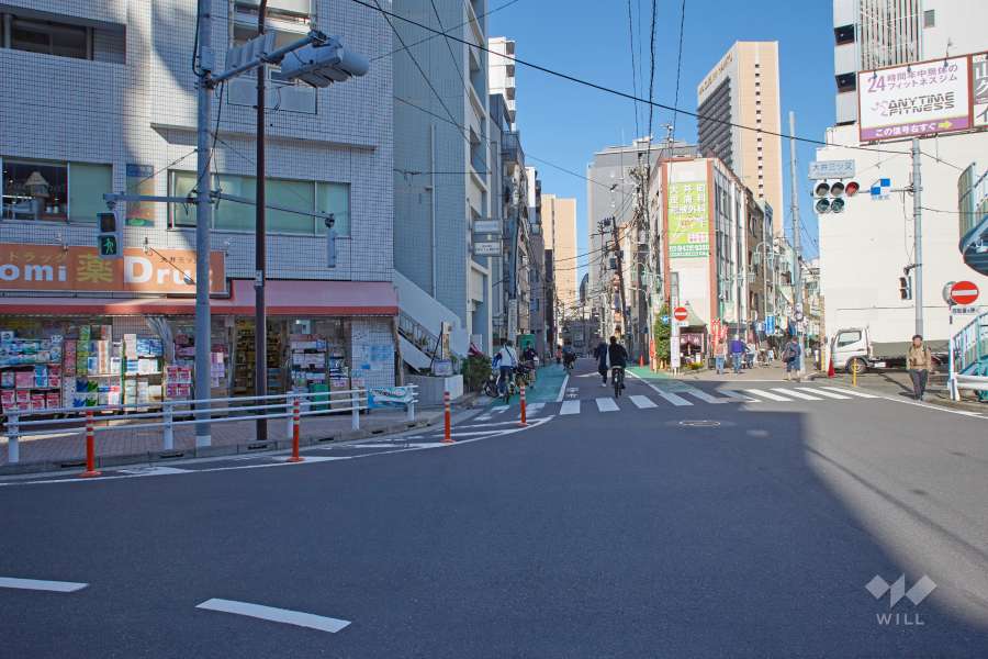 敷地東側の前面道路