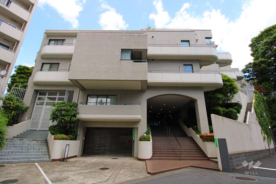 パレス池田山の外観（南西側から）