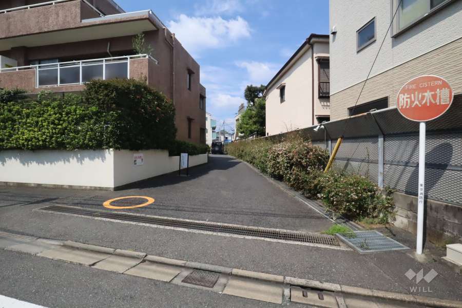 駐車場の出入り口　