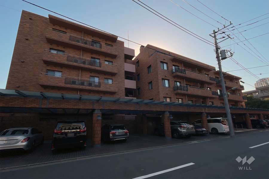 ペアシティ花房山の外観（南東側から）