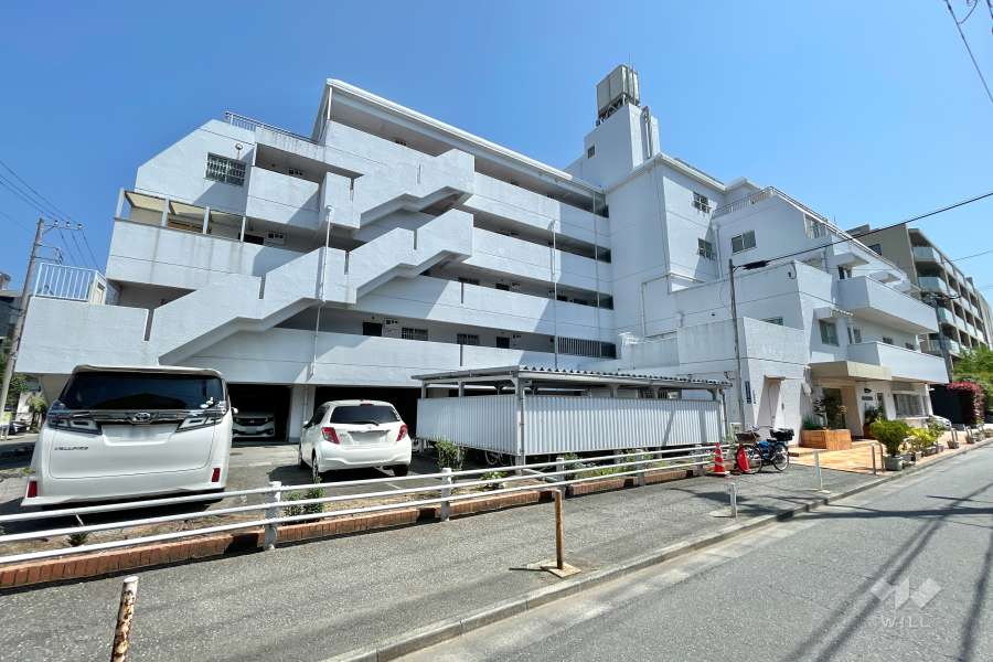 秀和南大井レジデンスの外観（北西側から）