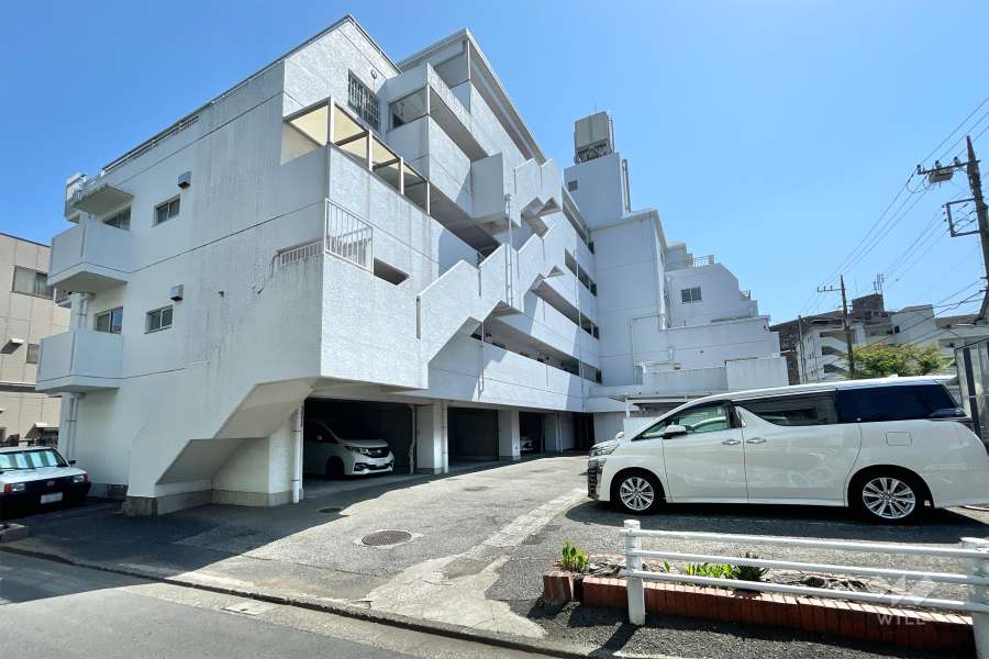 秀和南大井レジデンスの外観（北西側から）