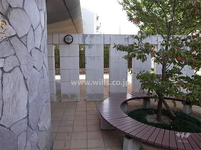 エントランス前の広場