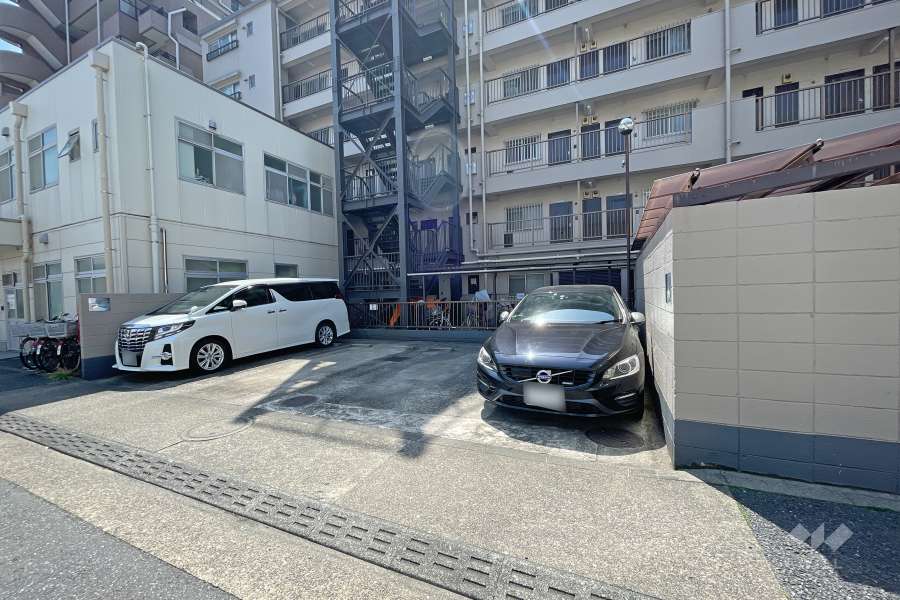 敷地内駐車場（屋外平面式）